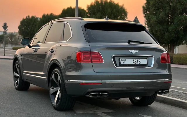 BENTLEY BENTAYGA - image 3