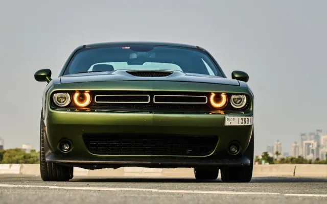 DODGE CHALLENGER - image 3