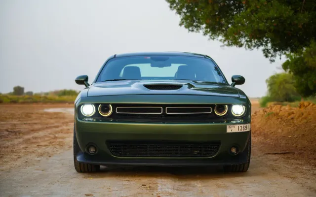 DODGE CHALLENGER - image 2