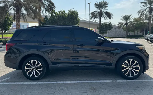 Ford Explorer - image 2
