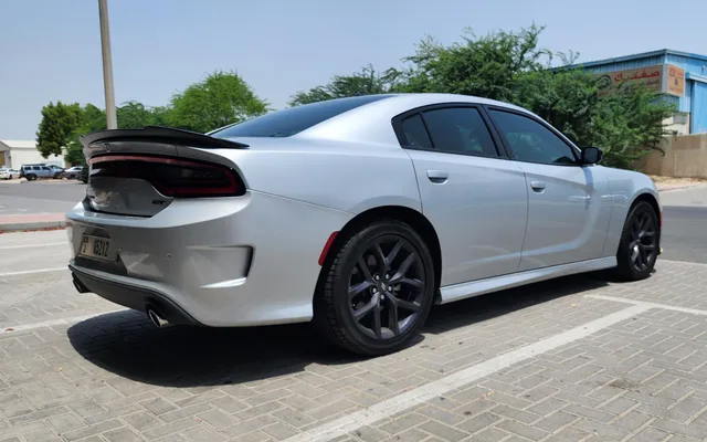 Dodge Charger - image 3