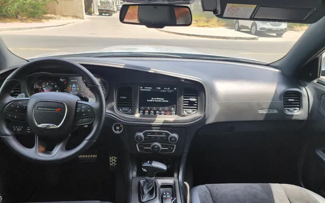 Dodge Charger - image 4