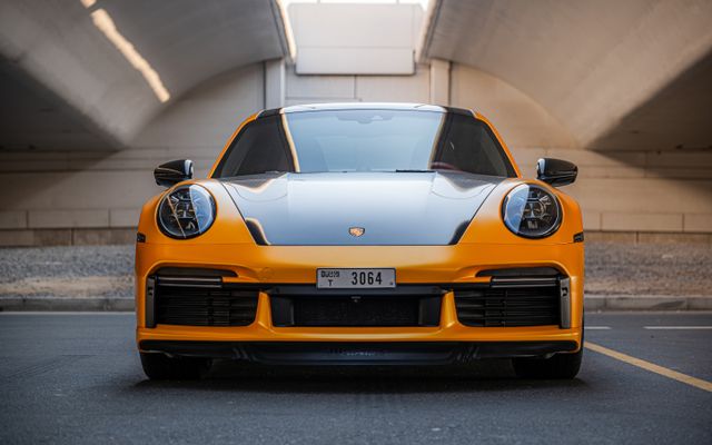 Porsche 911 Turbo S - image 2