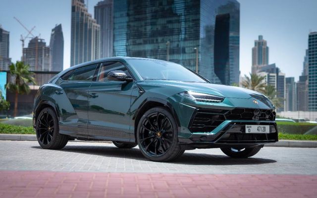 Lamborghini  URUS - image 3