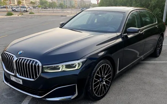 BMW 740 Xi - image 1