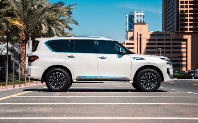 Nissan Patrol - image 2