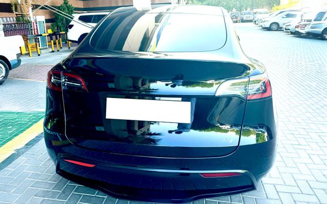 TESLA MODEL Y 2022 - image 3