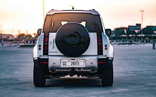 LAND ROVER DEFENDER - image 3