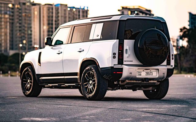 LAND ROVER DEFENDER - image 2