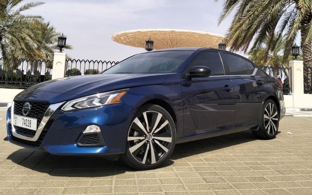 Nissan Altima - image 2
