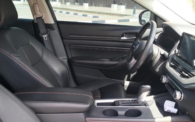 Nissan Altima - image 3
