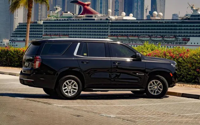 Chevrolet Tahoe - image 2