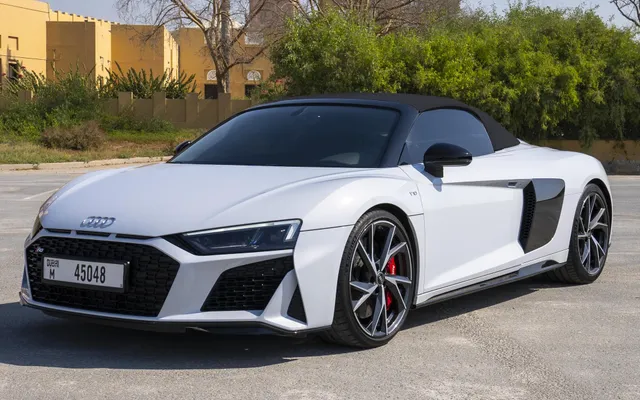 Audi R8 Spyder - image 1