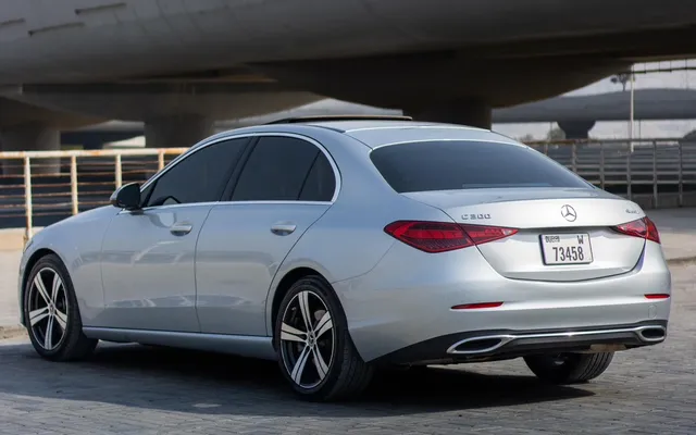 Mercedes C300 - image 4