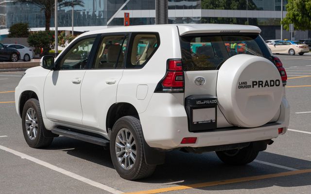 Land Cruiser Prado - image 2
