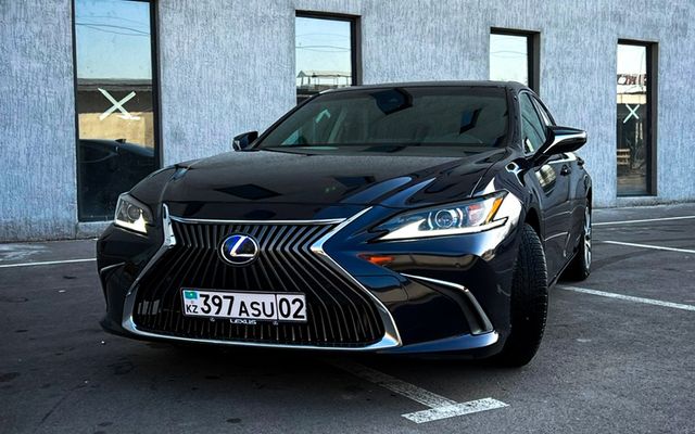 LEXUS ES - image 2