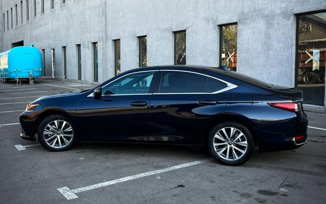 LEXUS ES - image 3