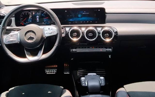 MERCEDES CLA 200 - image 4