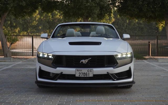 Ford Mustang - image 2