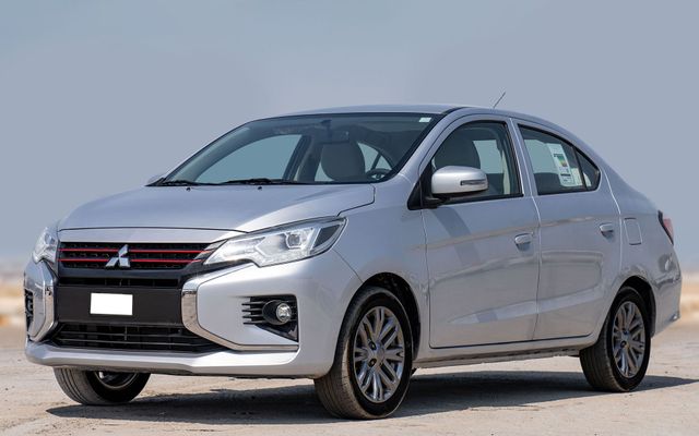 Mitsubishi ATTRAGE - image 1