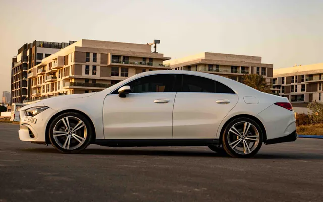 MERCEDES CLA250 - image 2