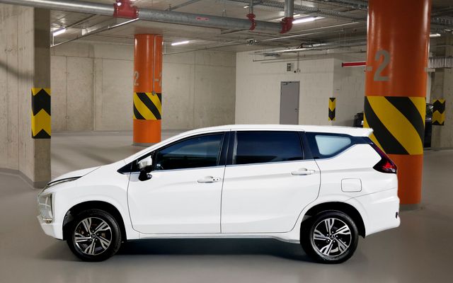 Mitsubishi Xpander 1.5L High Line 7 STR - image 2