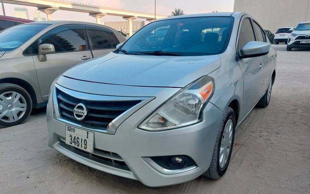 NISSAN VERSA - image 1