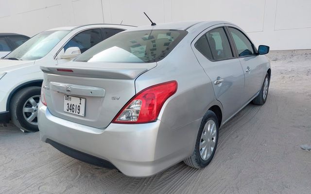 NISSAN VERSA - image 4