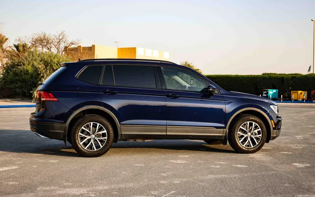 VOLKSWAGEN TIGUAN - image 2
