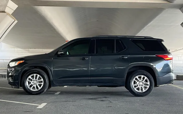 Chevrolet Traverse - image 2
