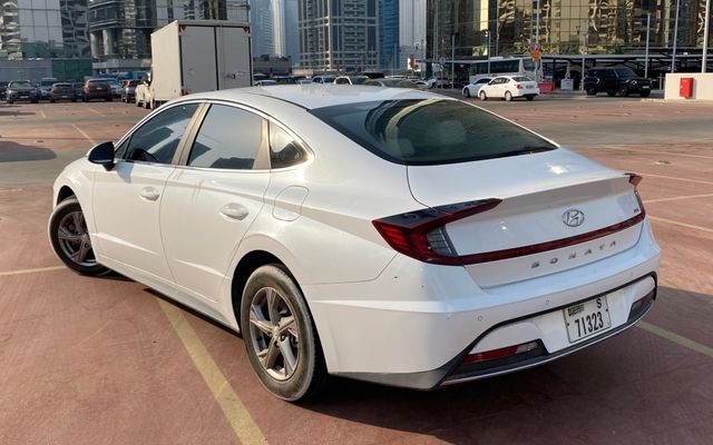 Hyundai Sonata - image 4