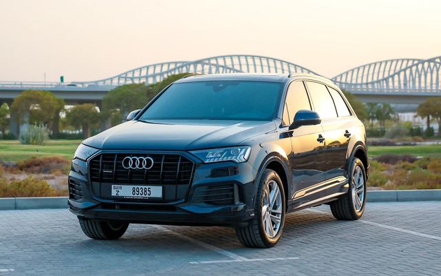 AUDI Q7 - image 1