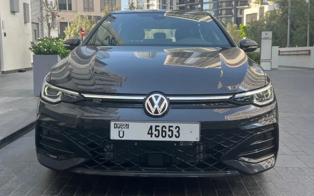 Volkswagen Golf R Line 2025 - image 3