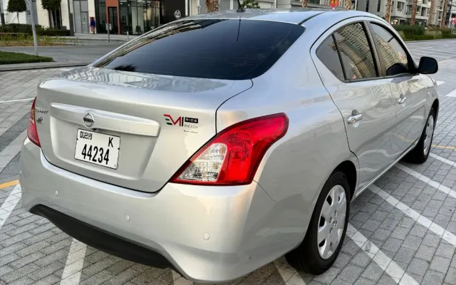 NISSAN SUNNY - image 4