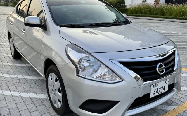 NISSAN SUNNY - image 2