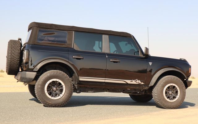 Ford Bronco - image 4