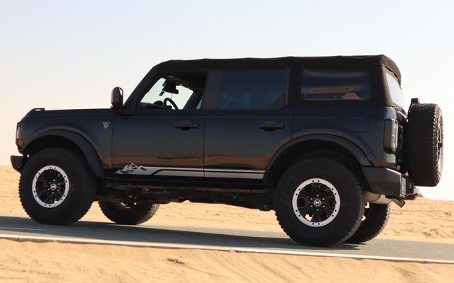 Ford Bronco - image 2