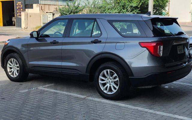 Ford Explorer - image 4