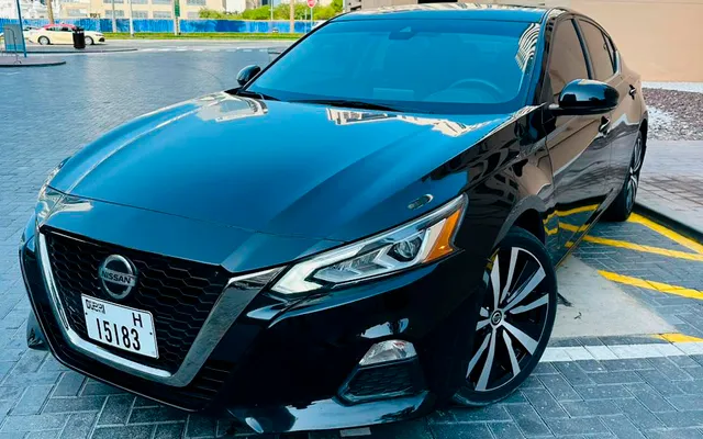Nissan Altima - image 1