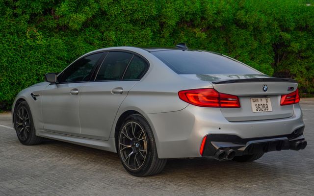 BMW 530i - image 4