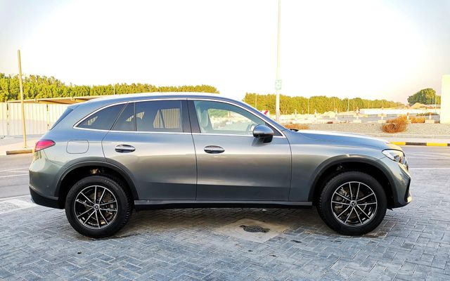 MERCEDES GLC 300 - image 2