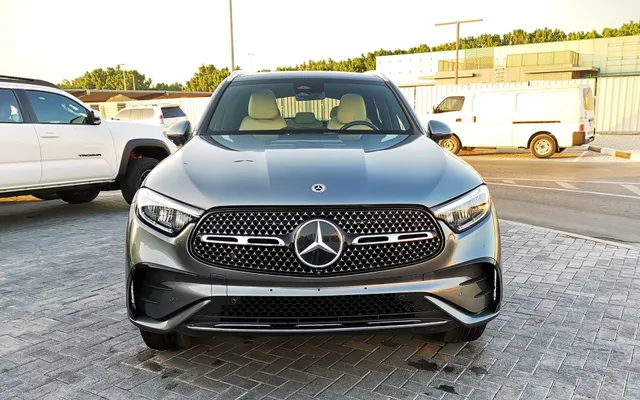 MERCEDES GLC 300 - image 3