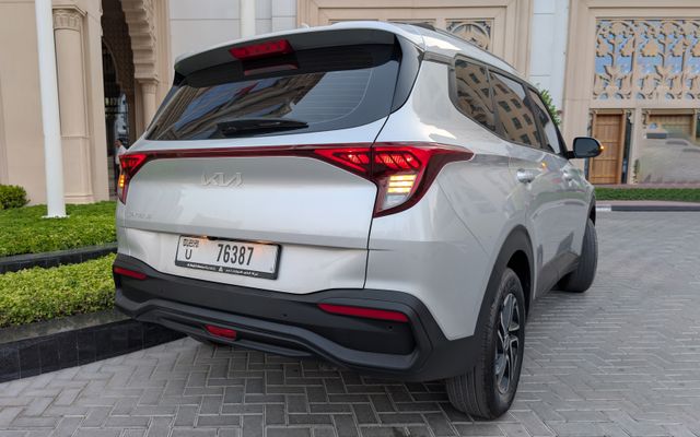 KIA Carens (7-Seats) - image 4
