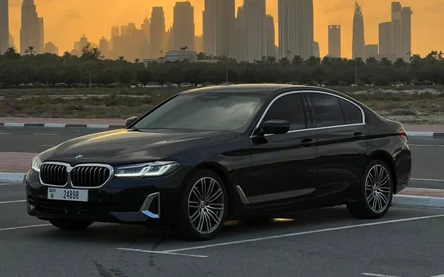 BMW 520i - image 1