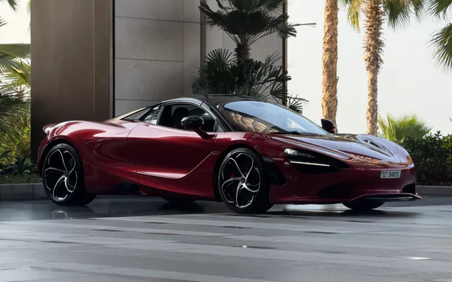 MCLAREN 750 S SPIDER - image 4