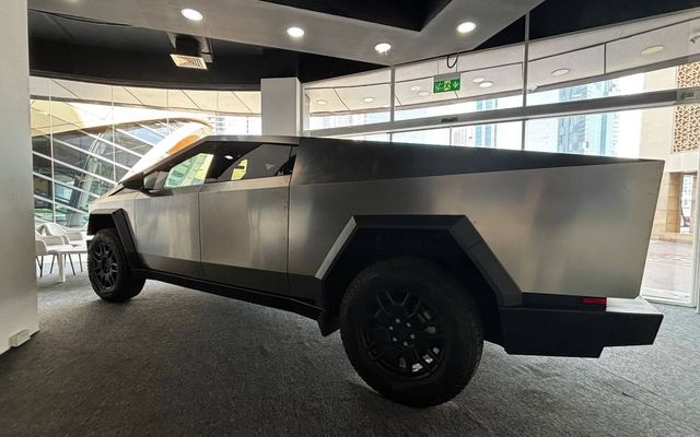 Tesla CYBERTRUCK CYBERBEAST - image 2