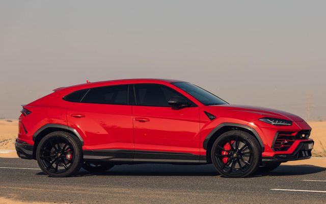 Lamborghini Urus - image 2