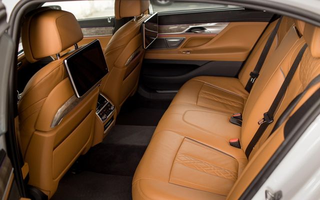 BMW 730i - image 4