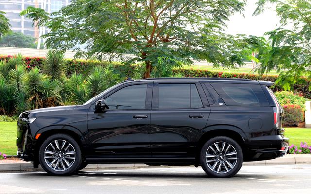 CADILLAC ESCALADE - image 3
