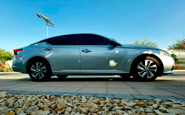 NISSAN ALTIMA - image 2